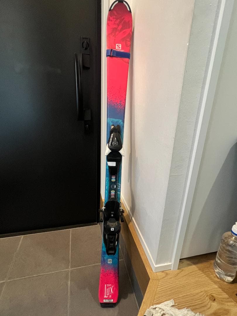 Salomon Lux ジュニア用スキー板 130cm＆NORDICAブーツ