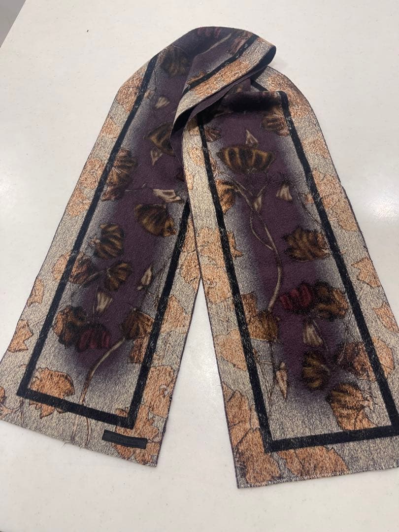 Prada プラダ花柄マフラー 紫とベージュ137 x 21