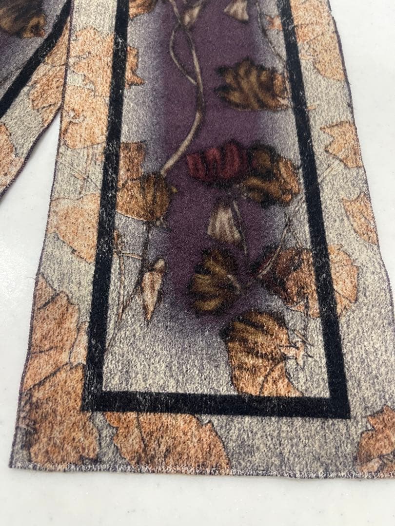 Prada プラダ花柄マフラー 紫とベージュ137 x 21