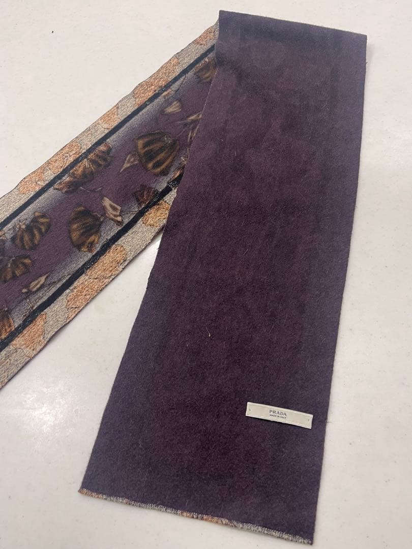 Prada プラダ花柄マフラー 紫とベージュ137 x 21