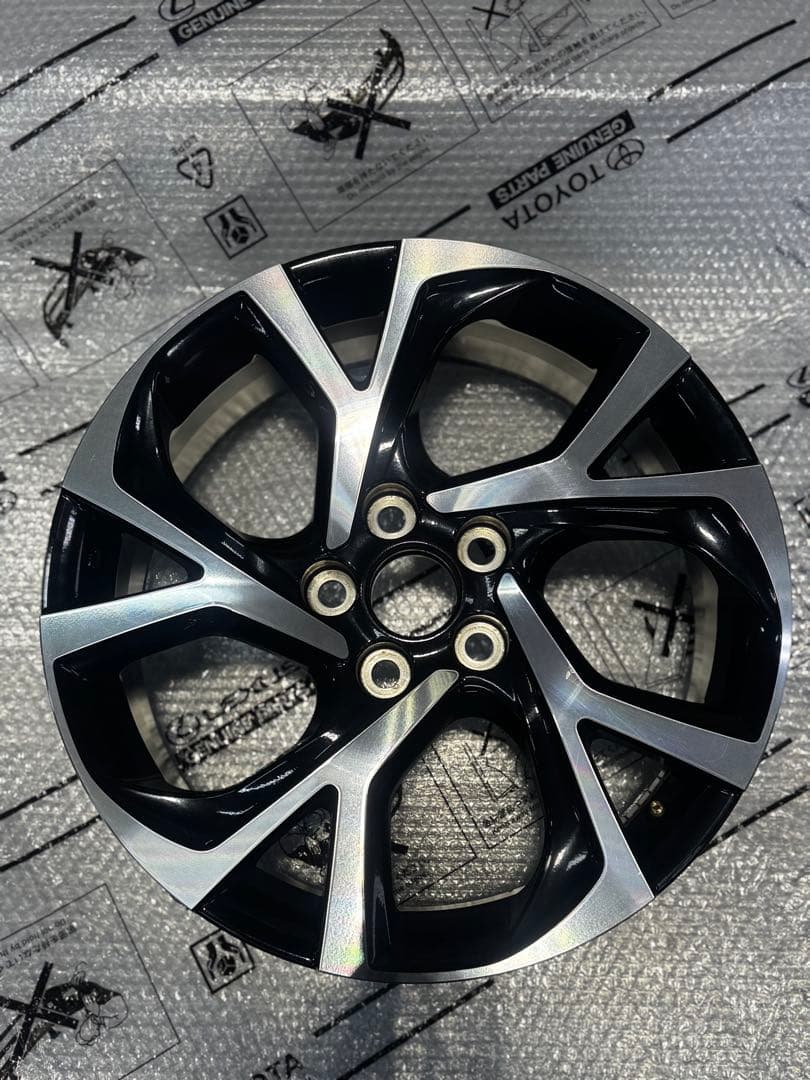 C-HR ハイブリッド　ZYX10 アルミホイール純正品番42611-10360