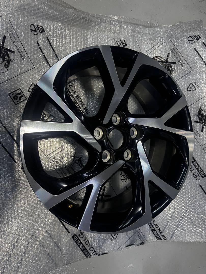 C-HR ハイブリッド　ZYX10 アルミホイール純正品番42611-10360