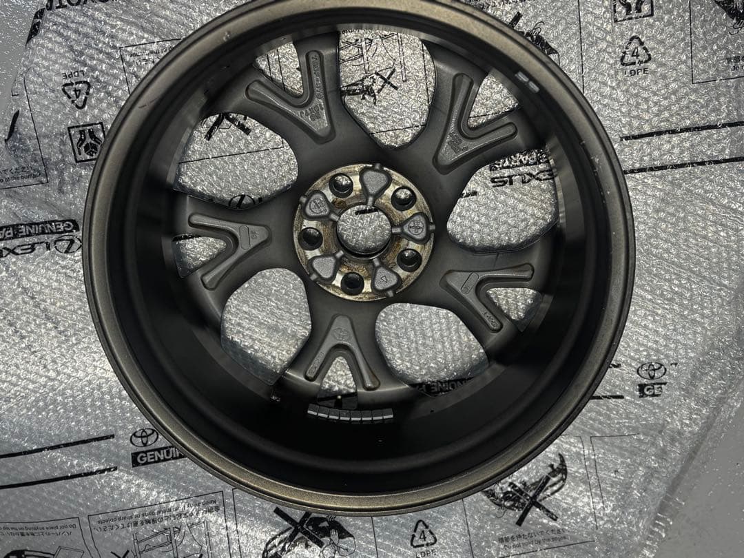 C-HR ハイブリッド　ZYX10 アルミホイール純正品番42611-10360