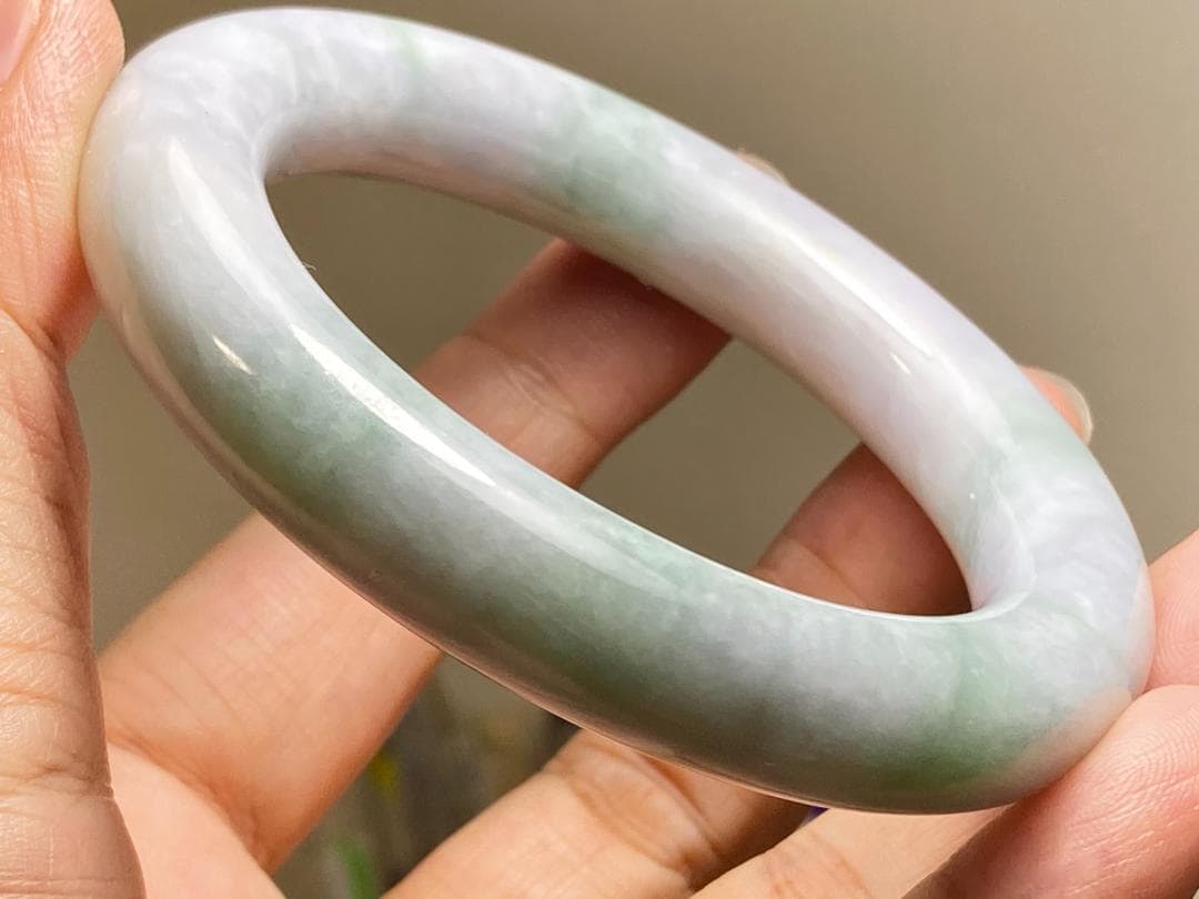 BG9-31 白底緑花 54.5mm ミャンマー産 A貨 本翡翠 バングル