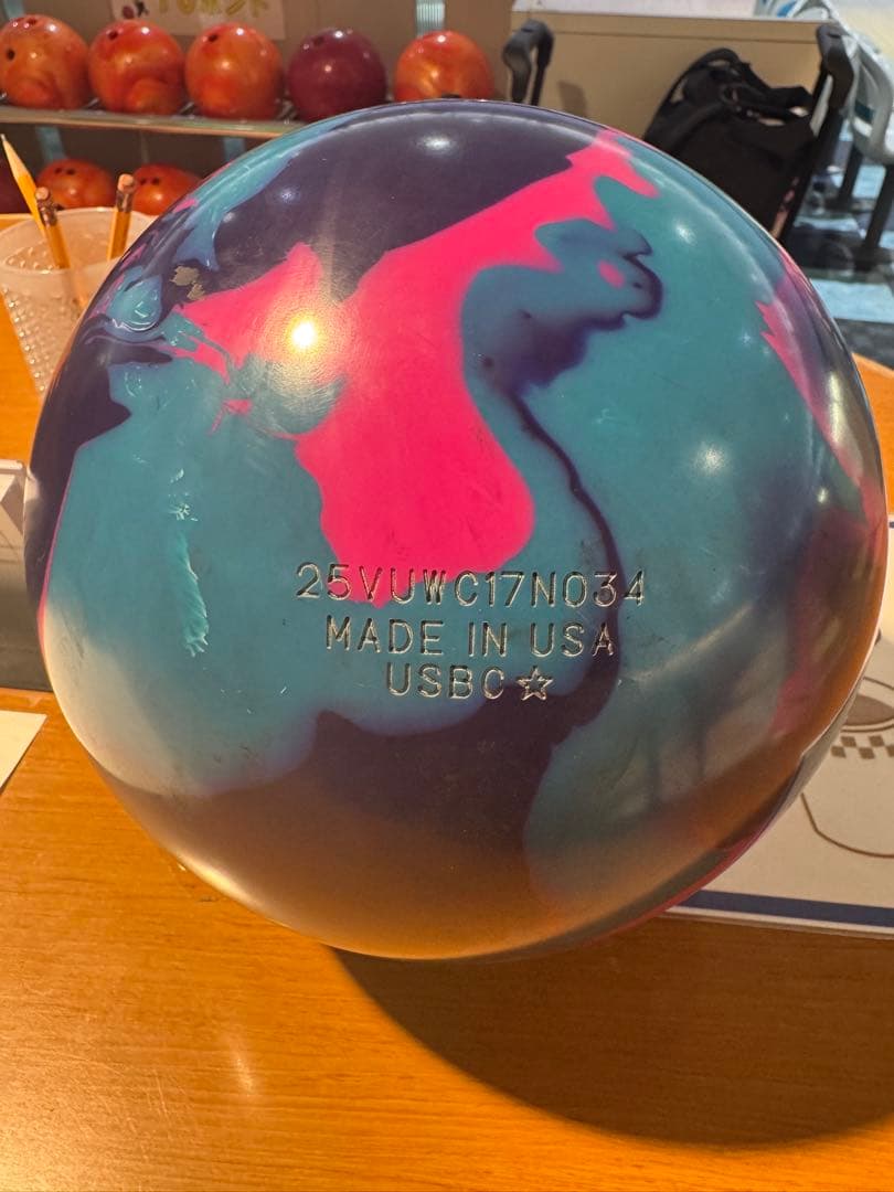 SUMMIT WORLD STORM ボウリングボール