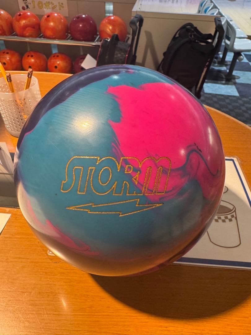SUMMIT WORLD STORM ボウリングボール