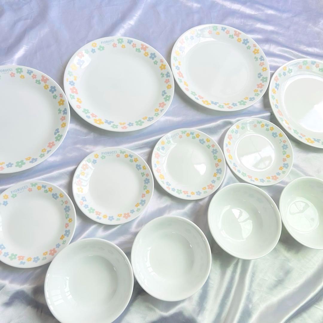 【新品箱あり】CORELLE 花柄3種類×4枚セット‼︎ ディナー　パン皿サラダ