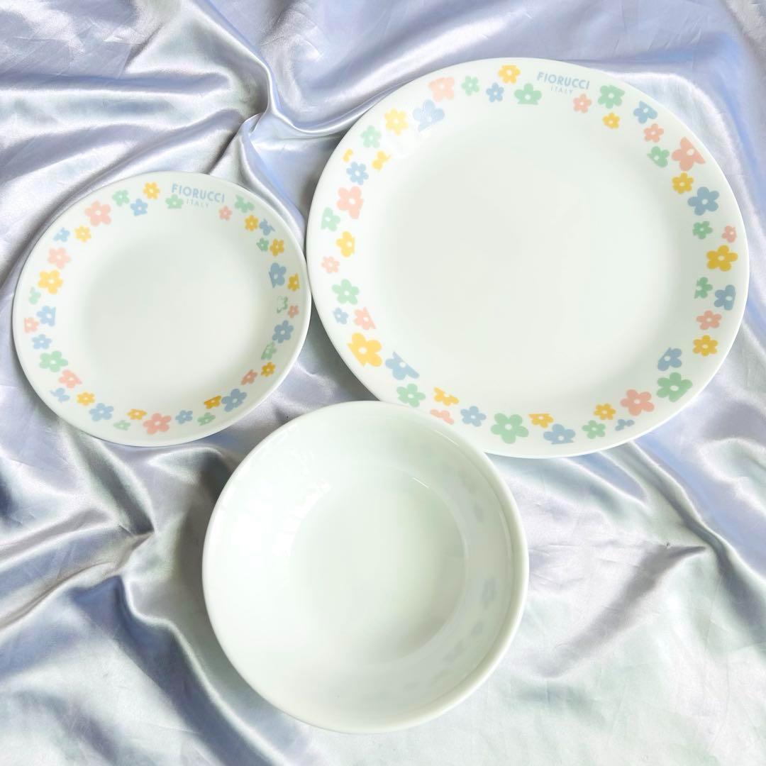 【新品箱あり】CORELLE 花柄3種類×4枚セット‼︎ ディナー　パン皿サラダ