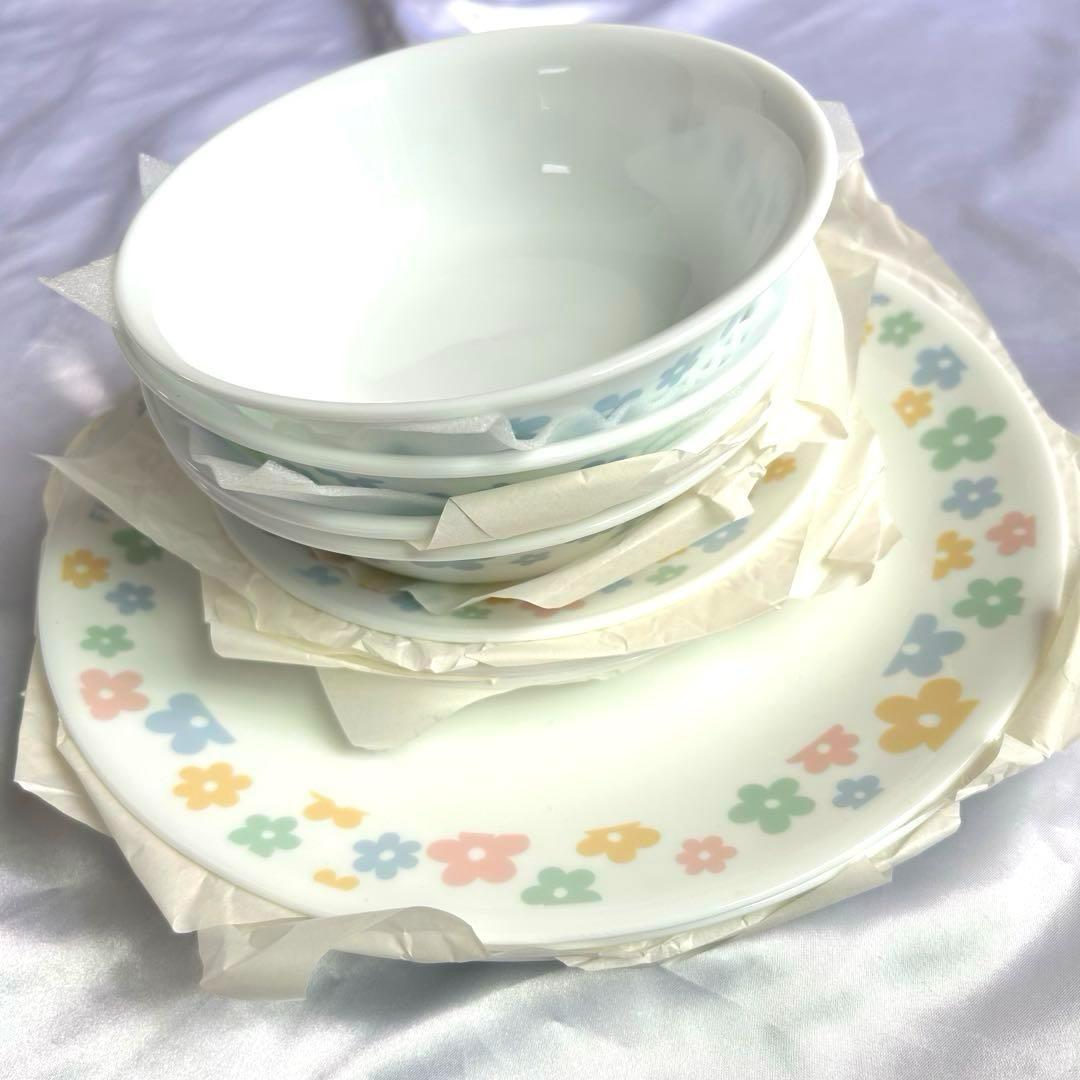 【新品箱あり】CORELLE 花柄3種類×4枚セット‼︎ ディナー　パン皿サラダ