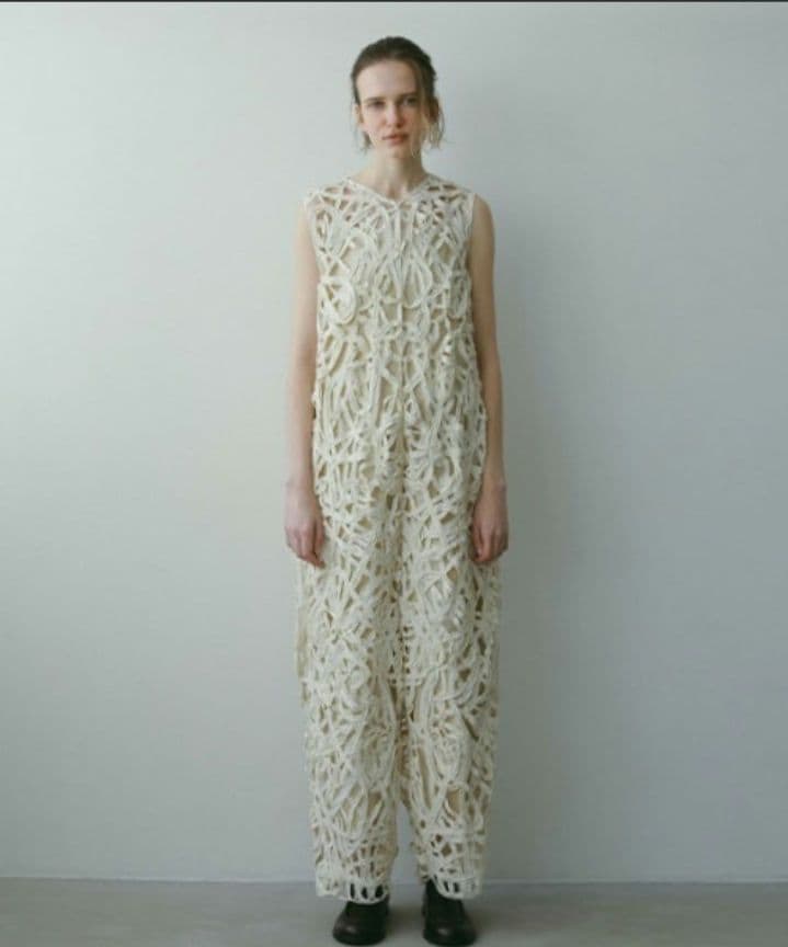 新品未使用 エトレトウキョウ ブレードパターンノースリーブオールインワン M