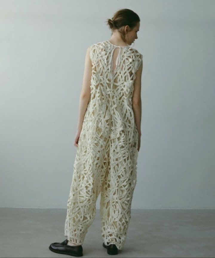 新品未使用 エトレトウキョウ ブレードパターンノースリーブオールインワン M