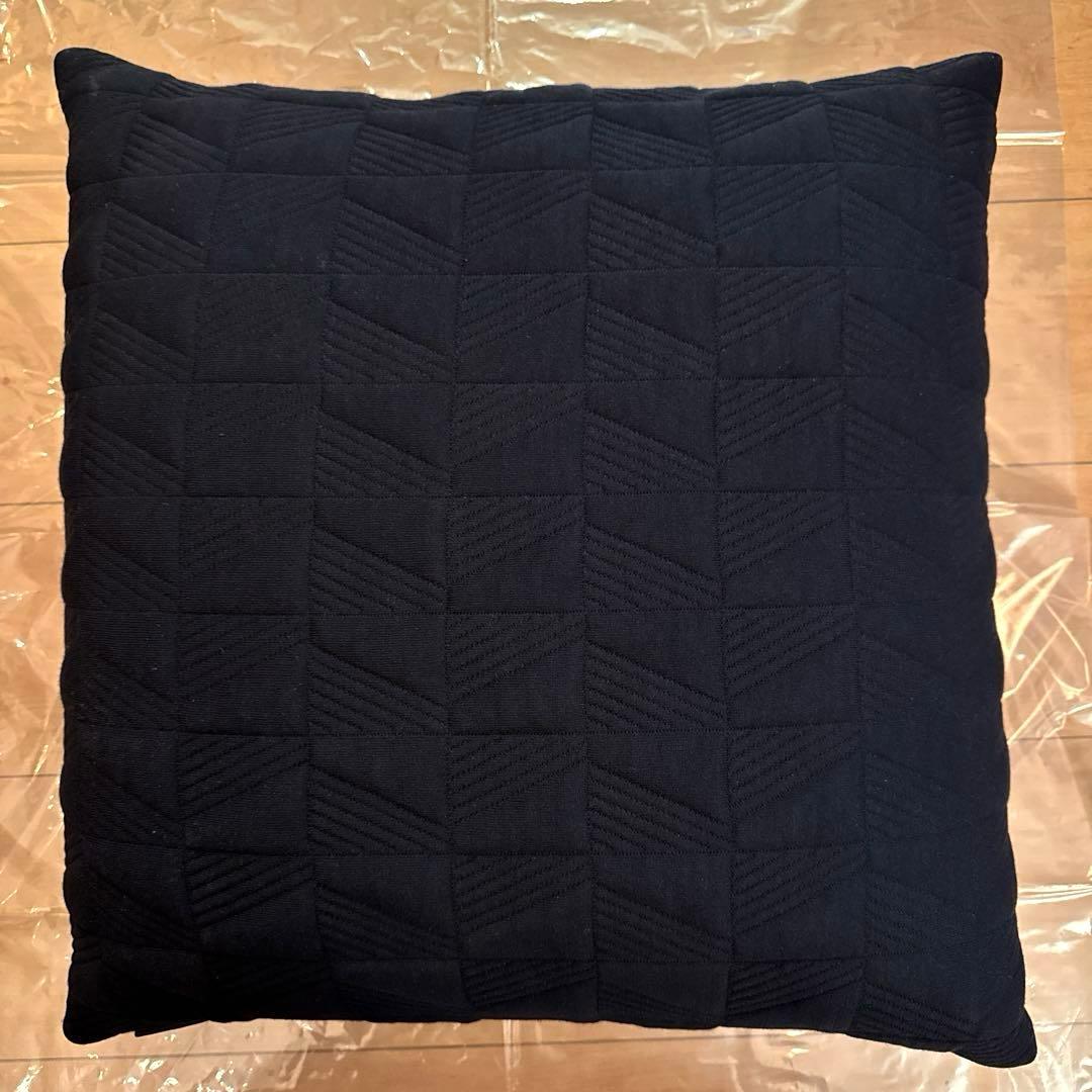 トラペズ ミッドナイトブルー クッション 50×50