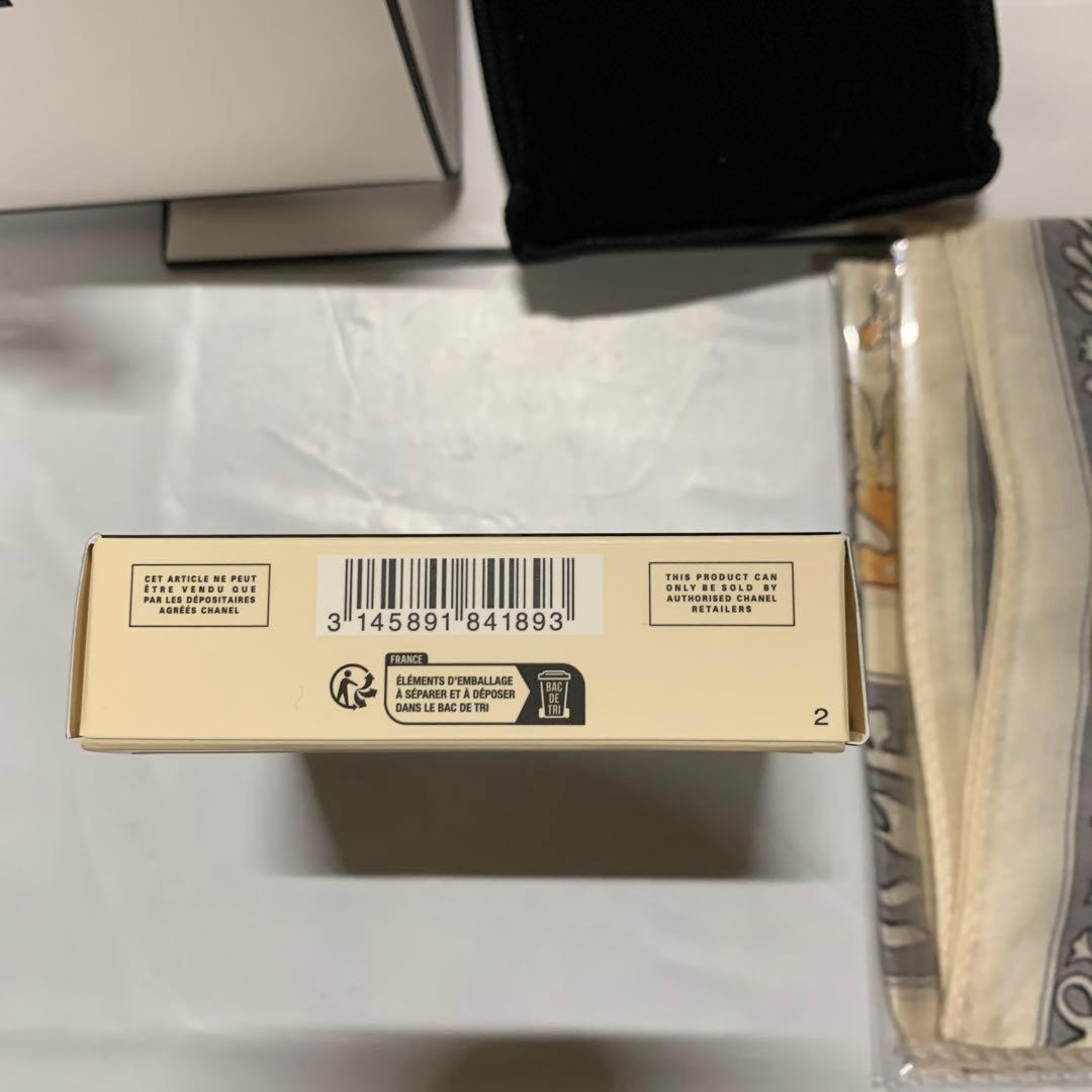 [セット品] CHANEL シャネルアイシャドウ スカーフ付き (テンダー)