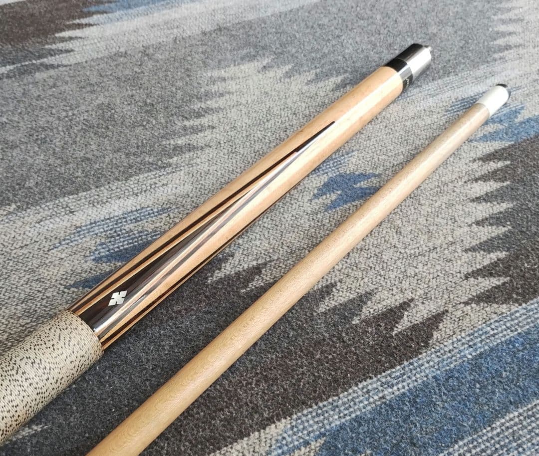 ビリヤード JOSS Custom Cues 1983 White Letter Logo