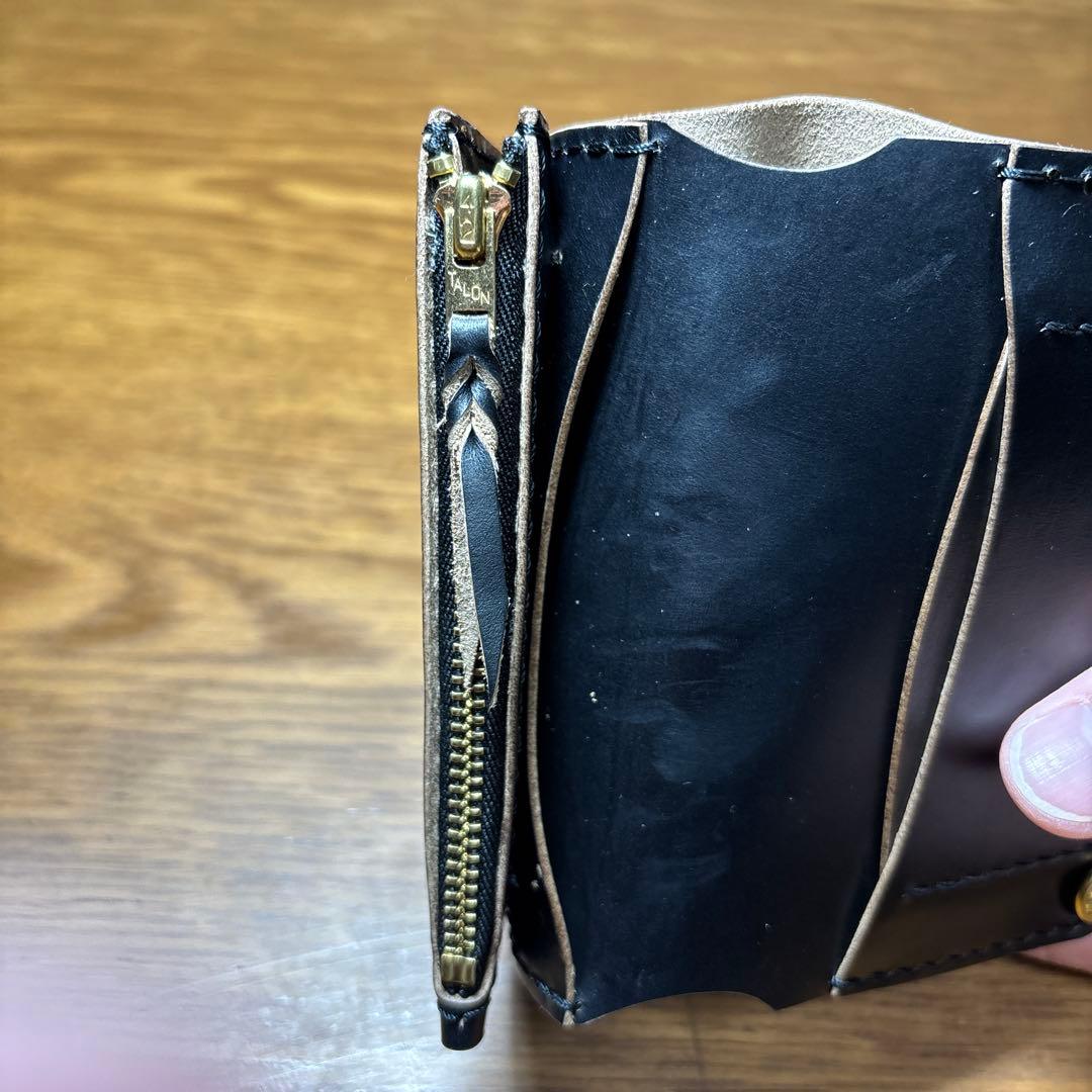 sa.395　二つ折りミドルウォレット 糸ブラック