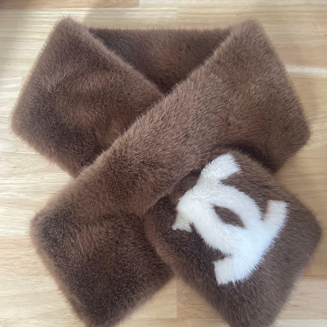 た*こ様 CHANEL ブラウン ロゴ入りマフラー