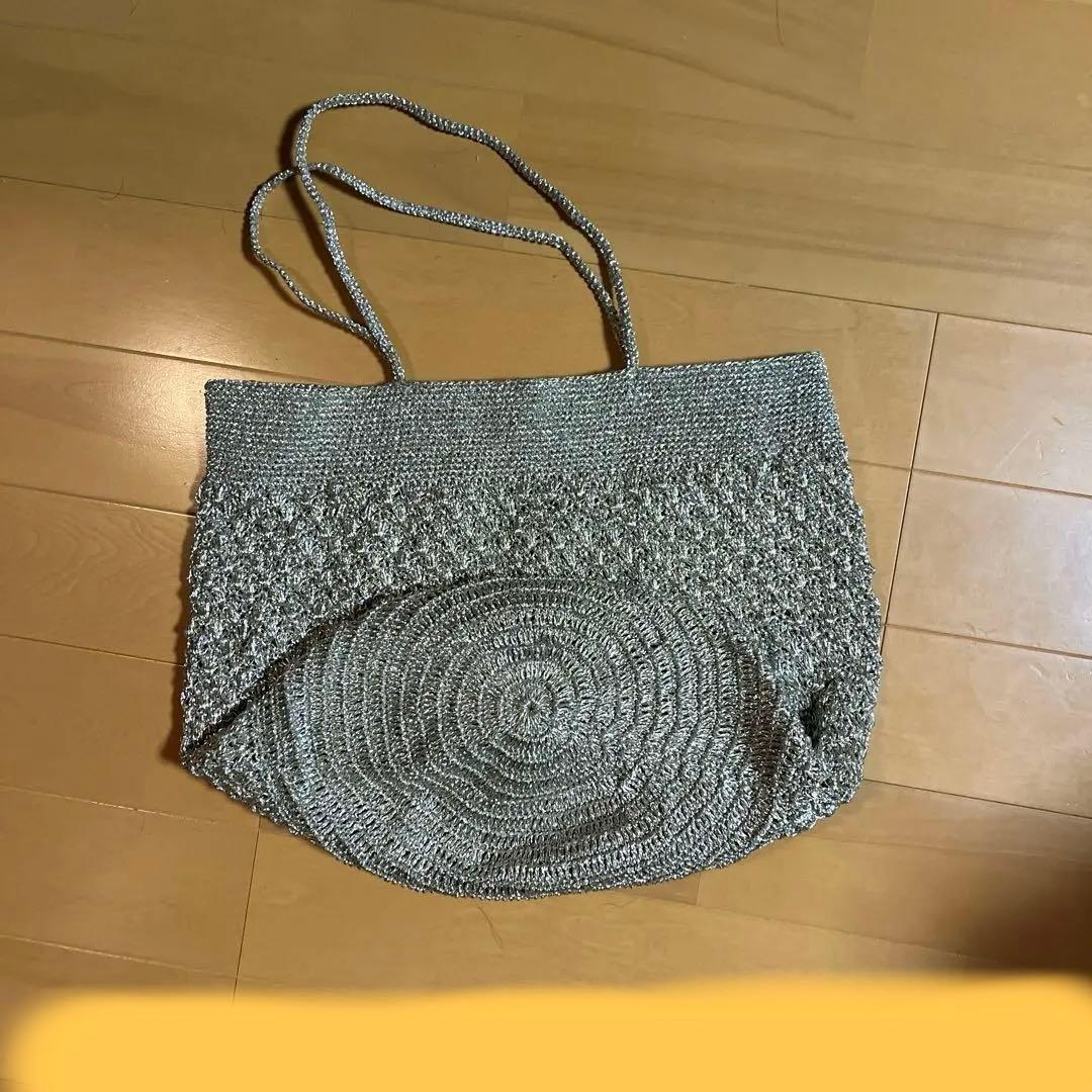 パサンドバイヌキテパ　シルバーバッグ