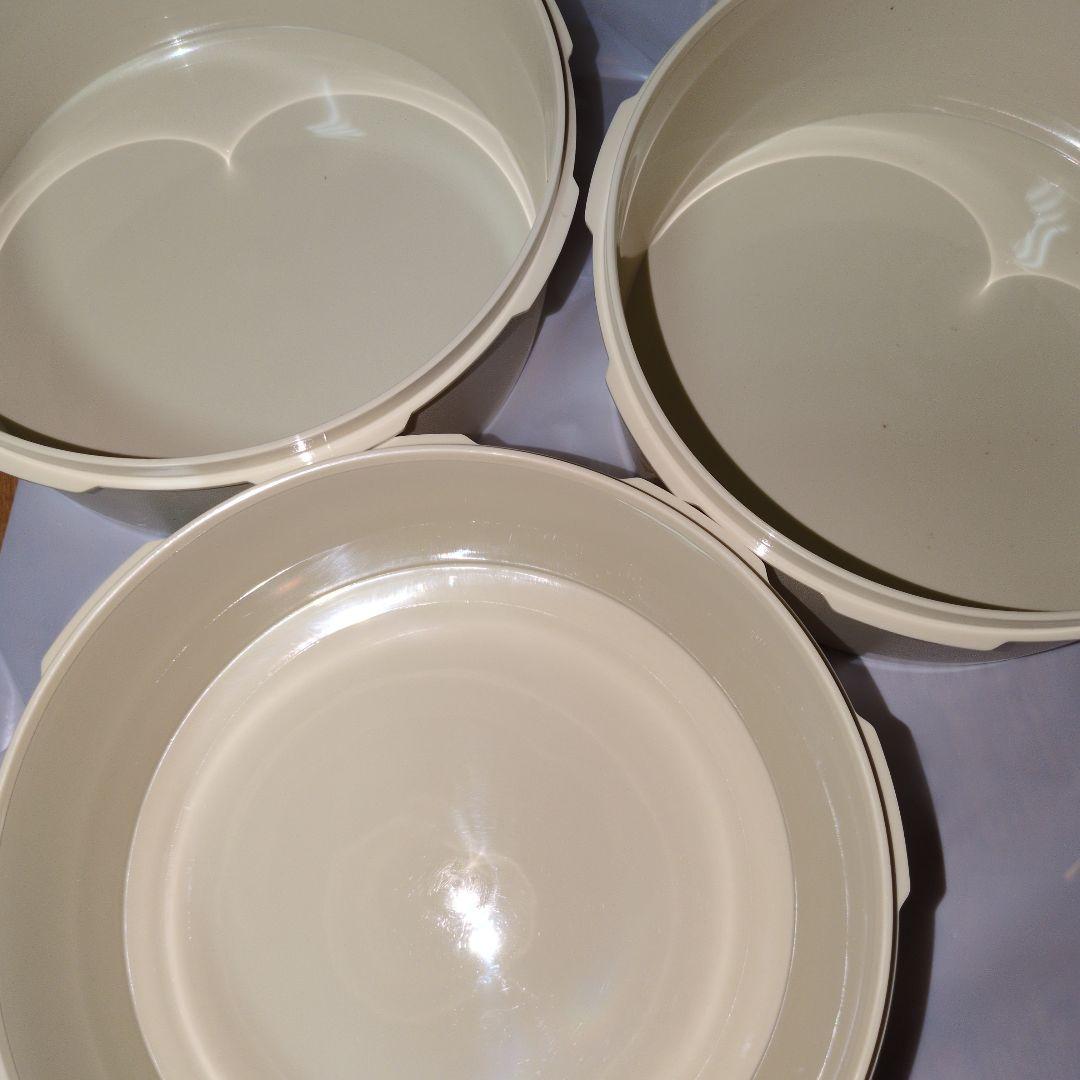 タッパーウェアクリーム色の花模様保存容器9個セット