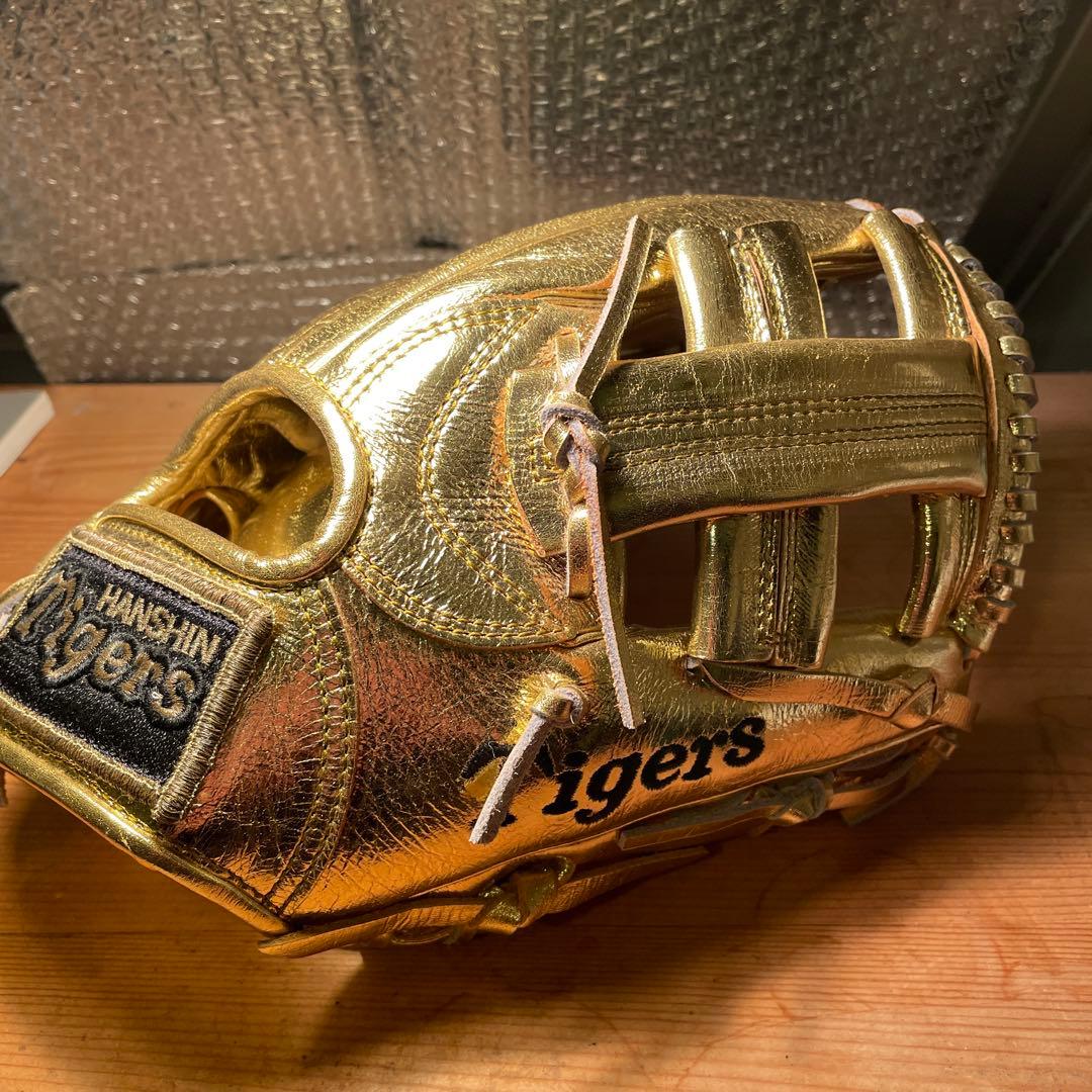 本日買う男に売る。阪神優勝記念。　ゴールデン野球グローブ　大人用　内野