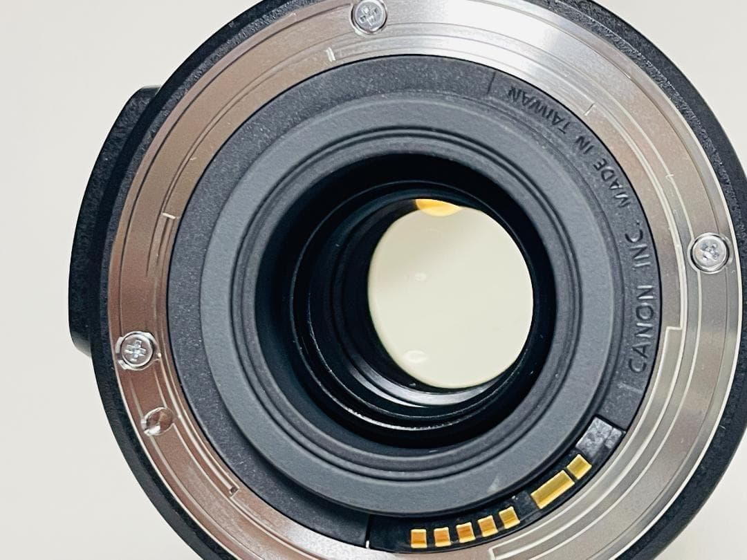 ★美品☆Canon キヤノン EF-S 18-135mm F3.5-5.6 IS