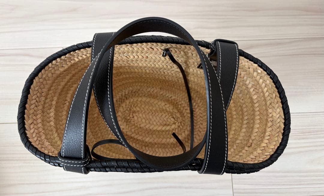 【本日24時まで価格】LOEWEロエベ　カゴバッグスモールブラック　保存袋付き