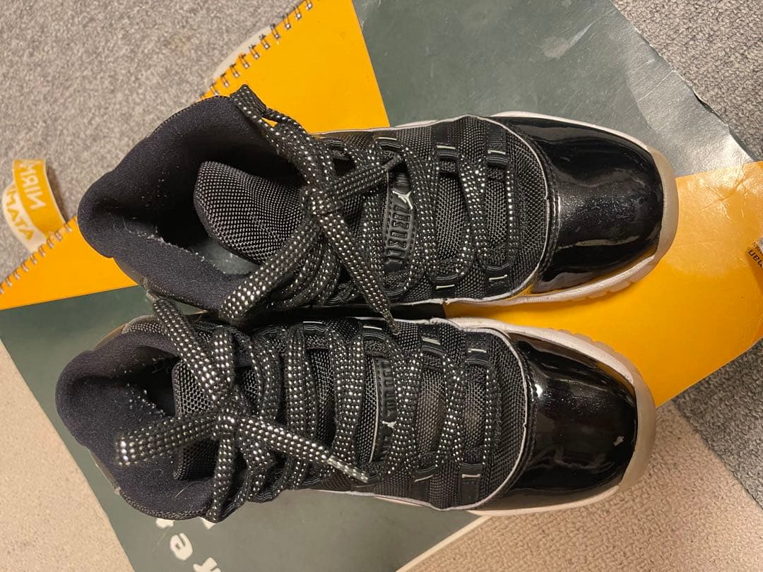 Jordan エアジョーダン 11 ブラック/ホワイト