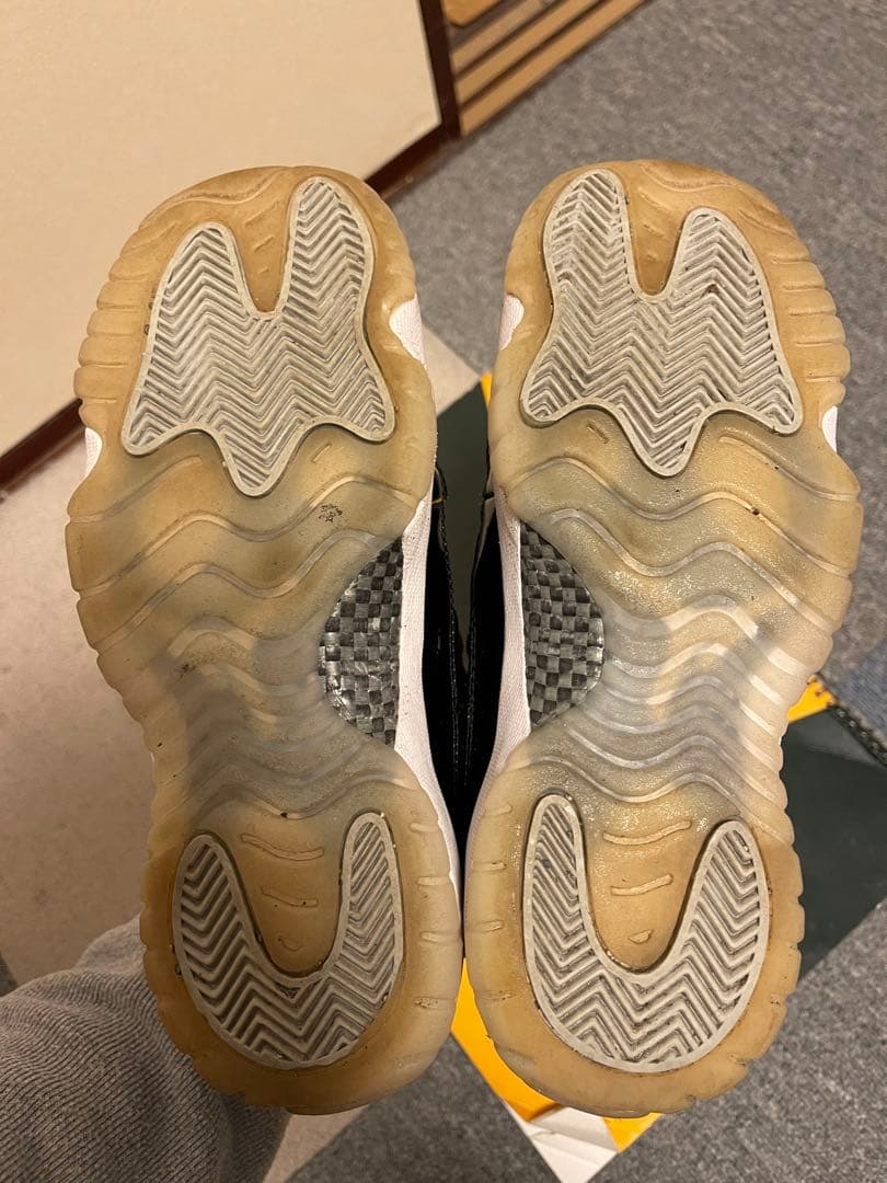 Jordan エアジョーダン 11 ブラック/ホワイト