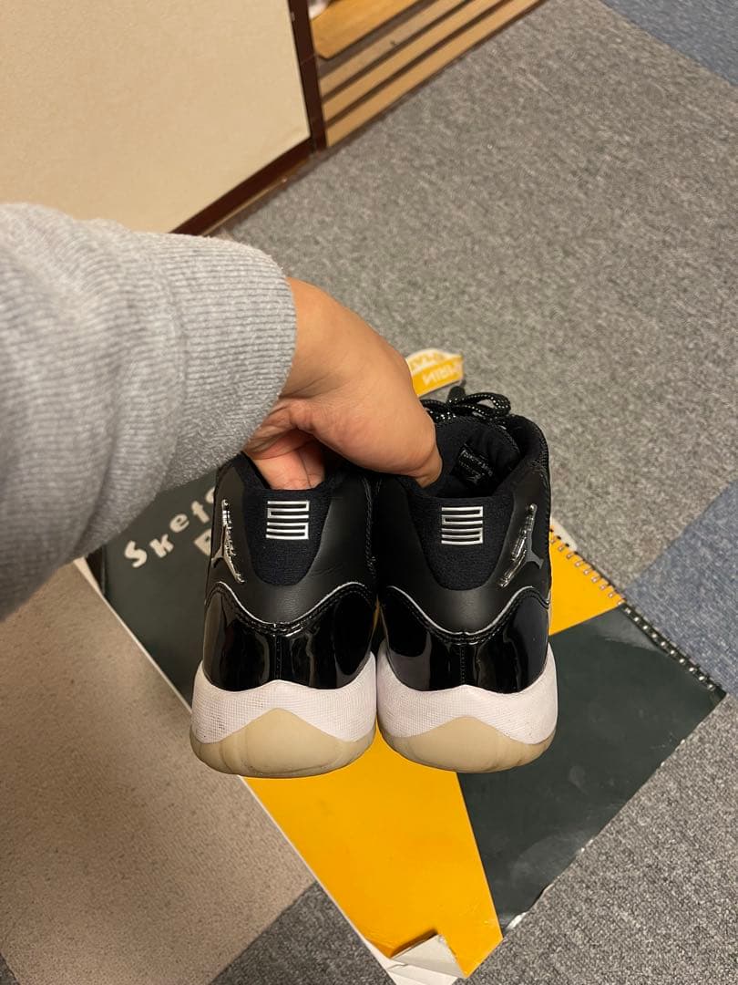 Jordan エアジョーダン 11 ブラック/ホワイト