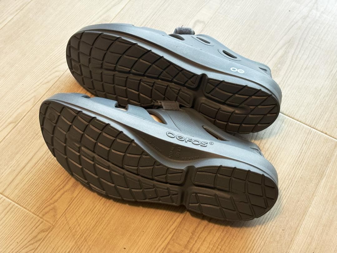 OOFOS(ウーフォス)スポーツサンダル OOcandOO メンズ グレー
