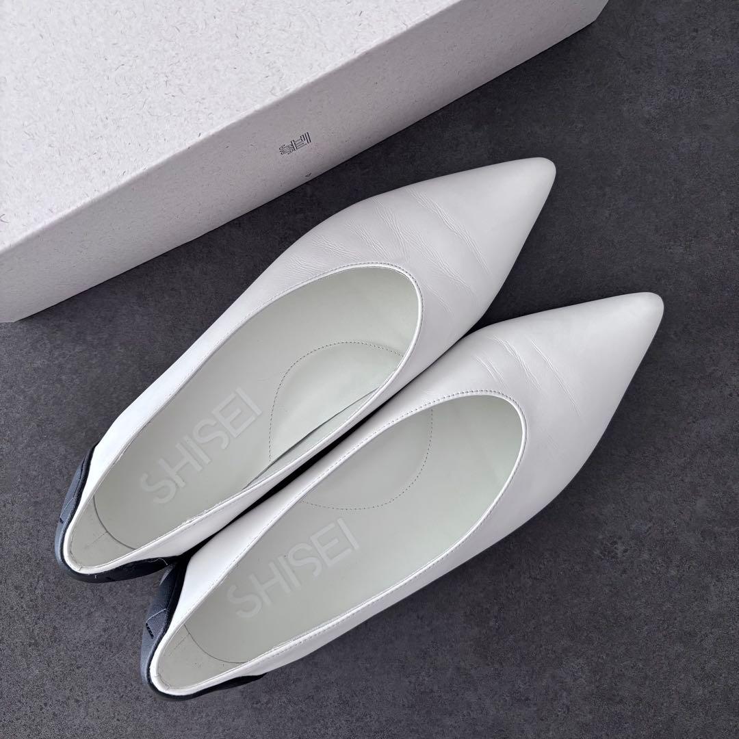 SHISEI MM POINTED U PUMPSレイン対応 ホワイト フラット