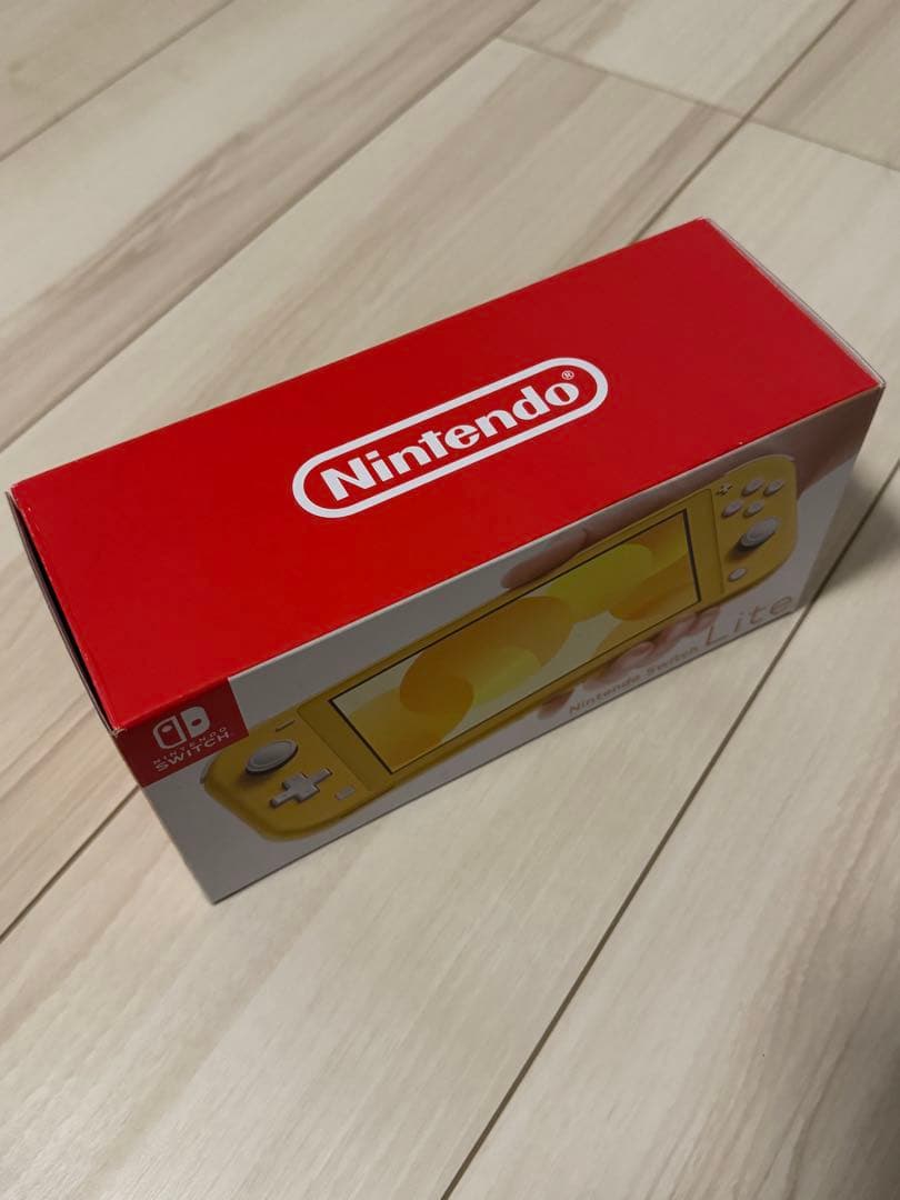 Nintendo Switch Lite イエロー 本体　【ドラクエ付き】