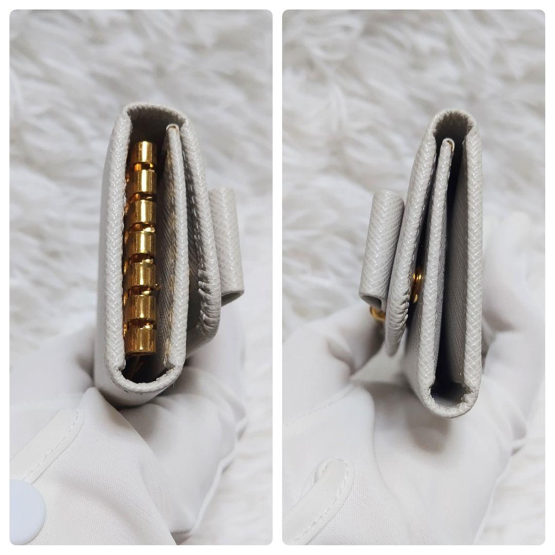 未使用級極美品✨プラダ♡6連キーケース　ロゴプレートりぼん　ゴールド金具ホワイト