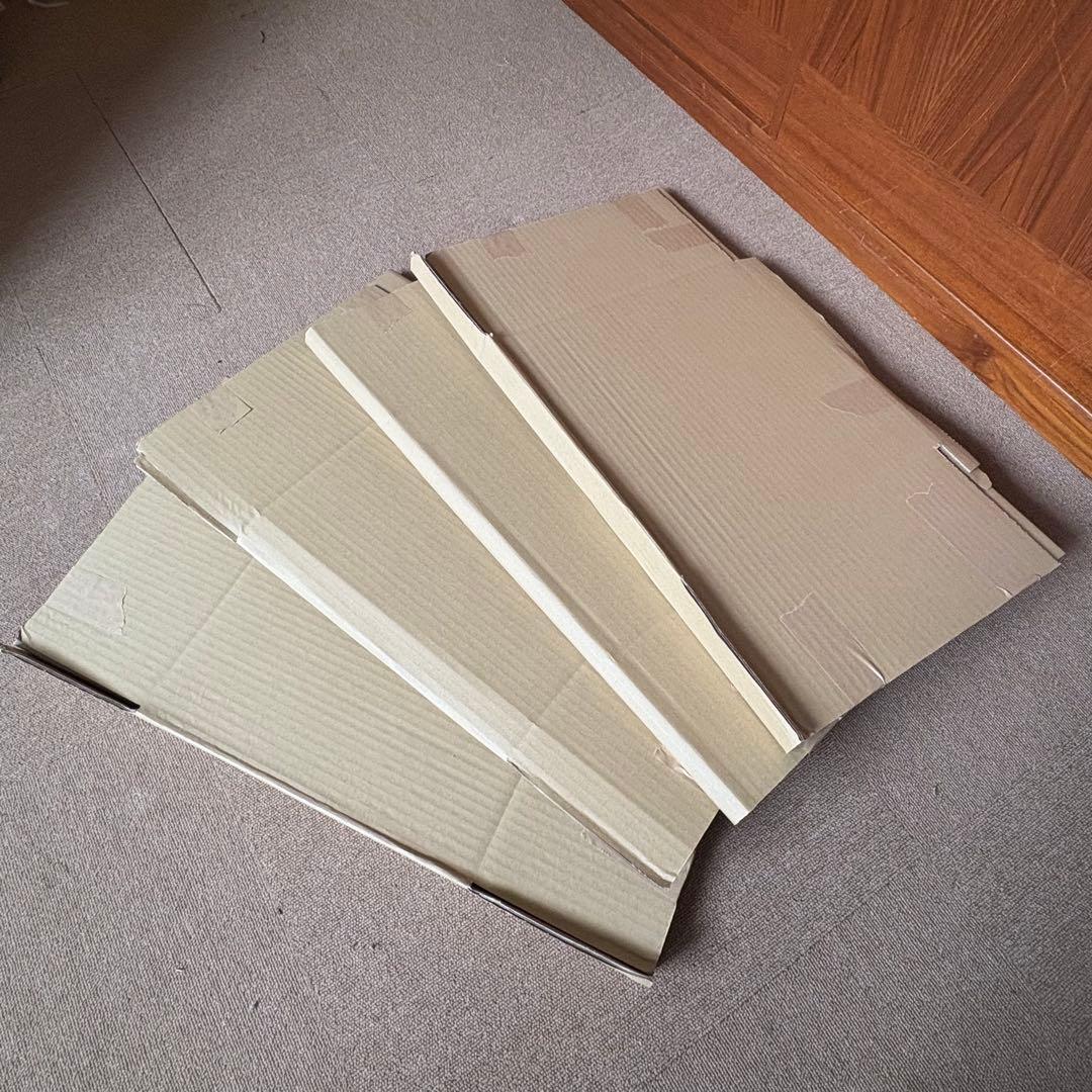 80年代デンマーク製：食器棚※ガラス棚板4枚別口配送(別売)