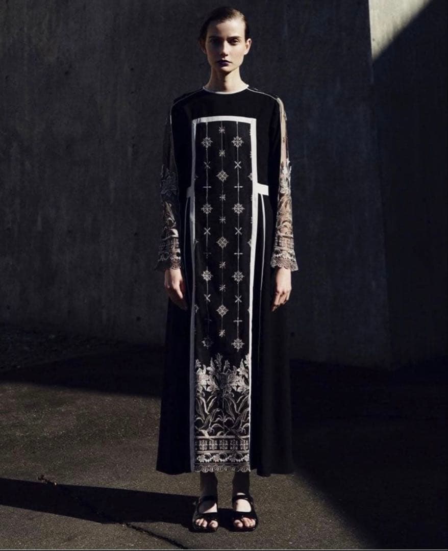 murral 刺繍ワンピース　ブラック　ミューラル