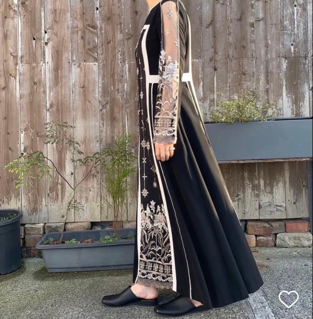 murral 刺繍ワンピース　ブラック　ミューラル