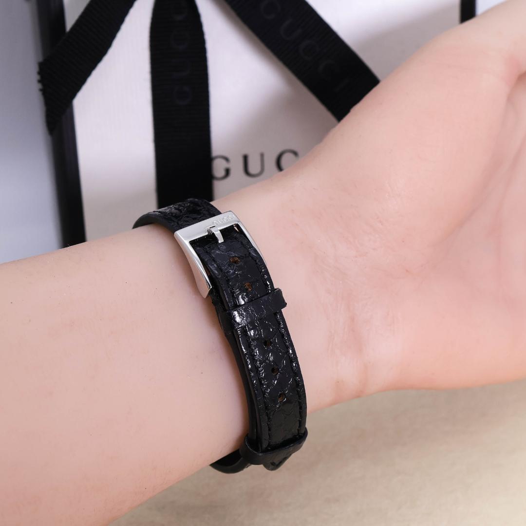 稼働 GUCCI 腕時計 147.4 Gフレーム 蜂 シェル シェリー2165