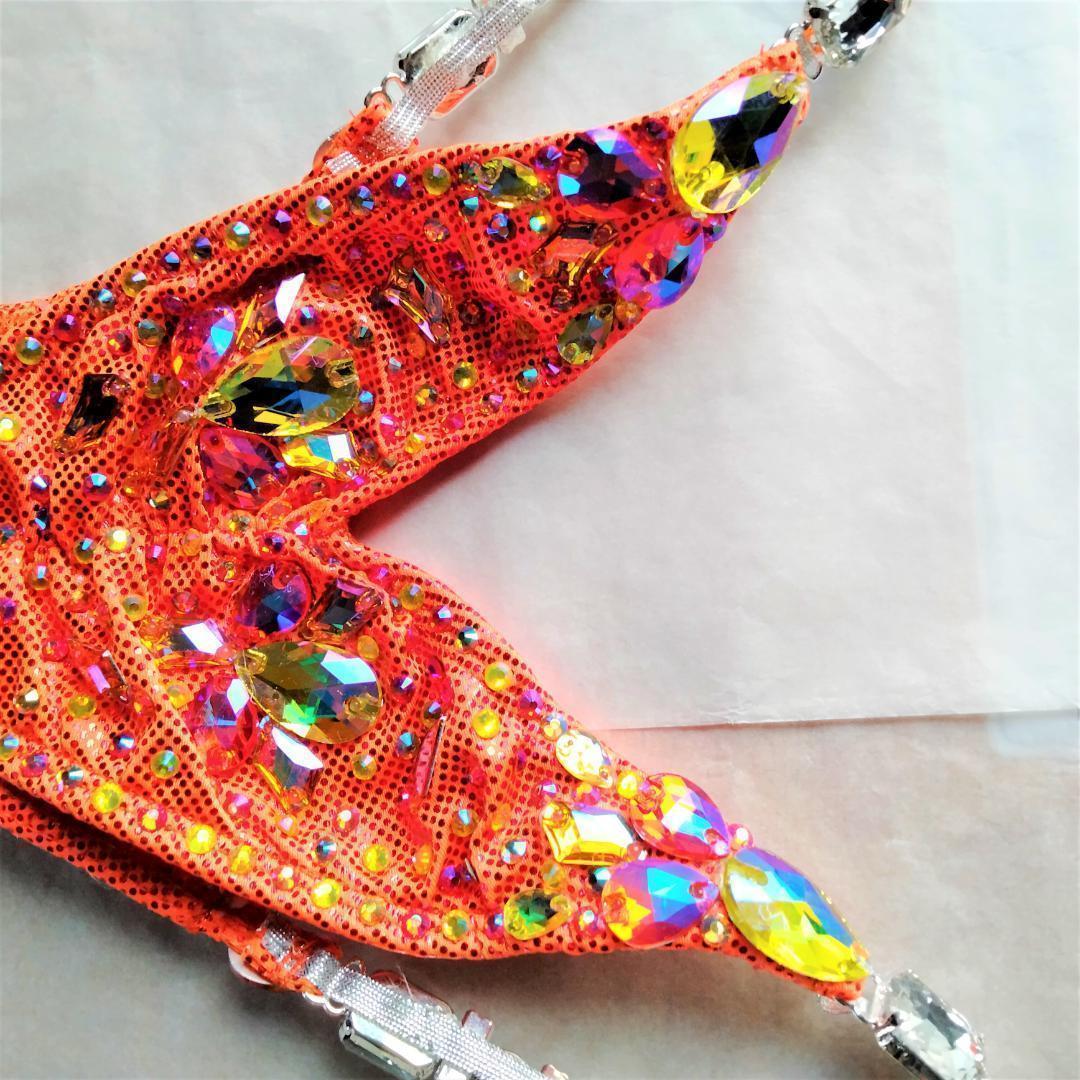 美品　1度着用　コンテストビキニ　新品ビキニケースとブレスレット2個付き　FWJ