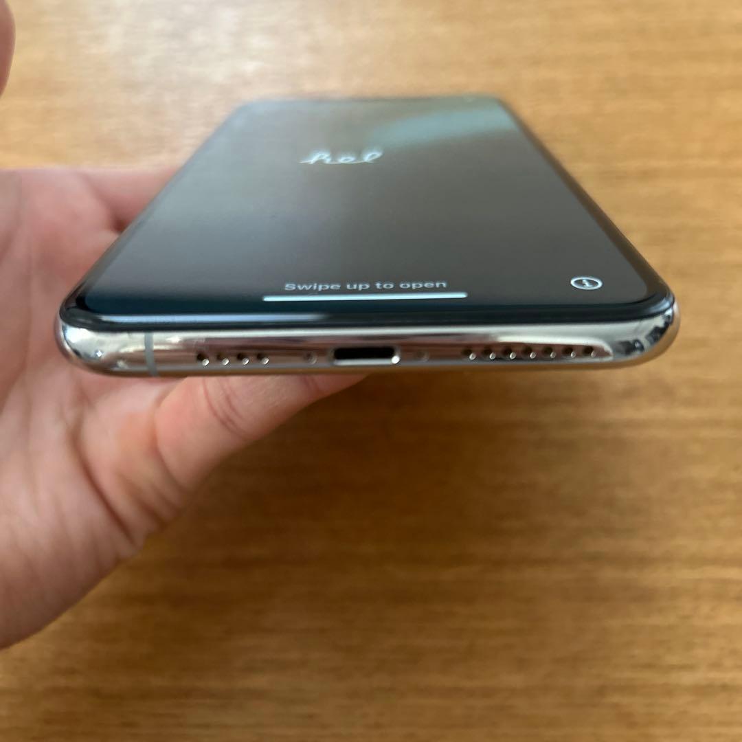 Apple iPhone XS Max シルバー 本体