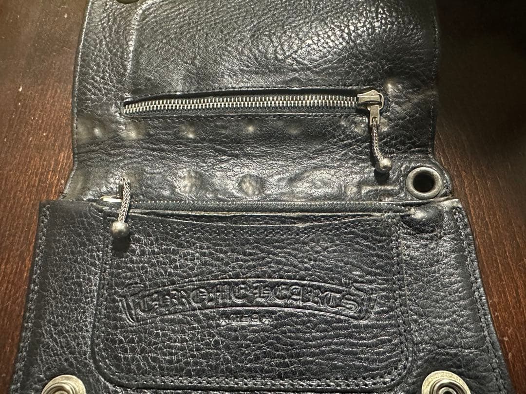 クロムハーツ　黒レザー 二つ折り財布 ジッパーポケット付きNC.NR