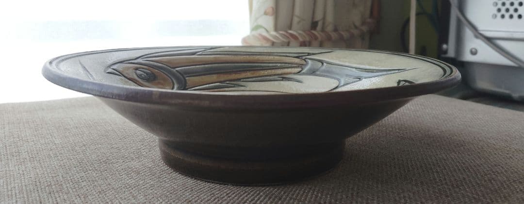 宮城須美子さん作　魚紋の大皿