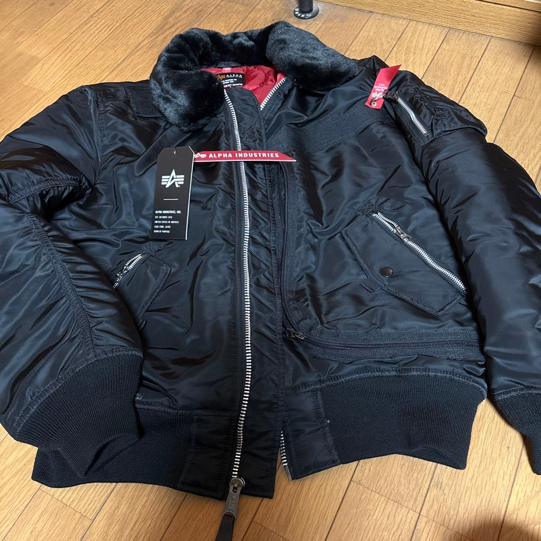 ALPHA INDUSTRIES フライトジャケット