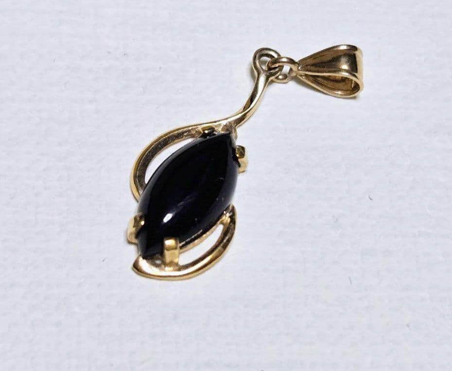 k14 エレガントな黒珊瑚のペンダント　マウイダウバー