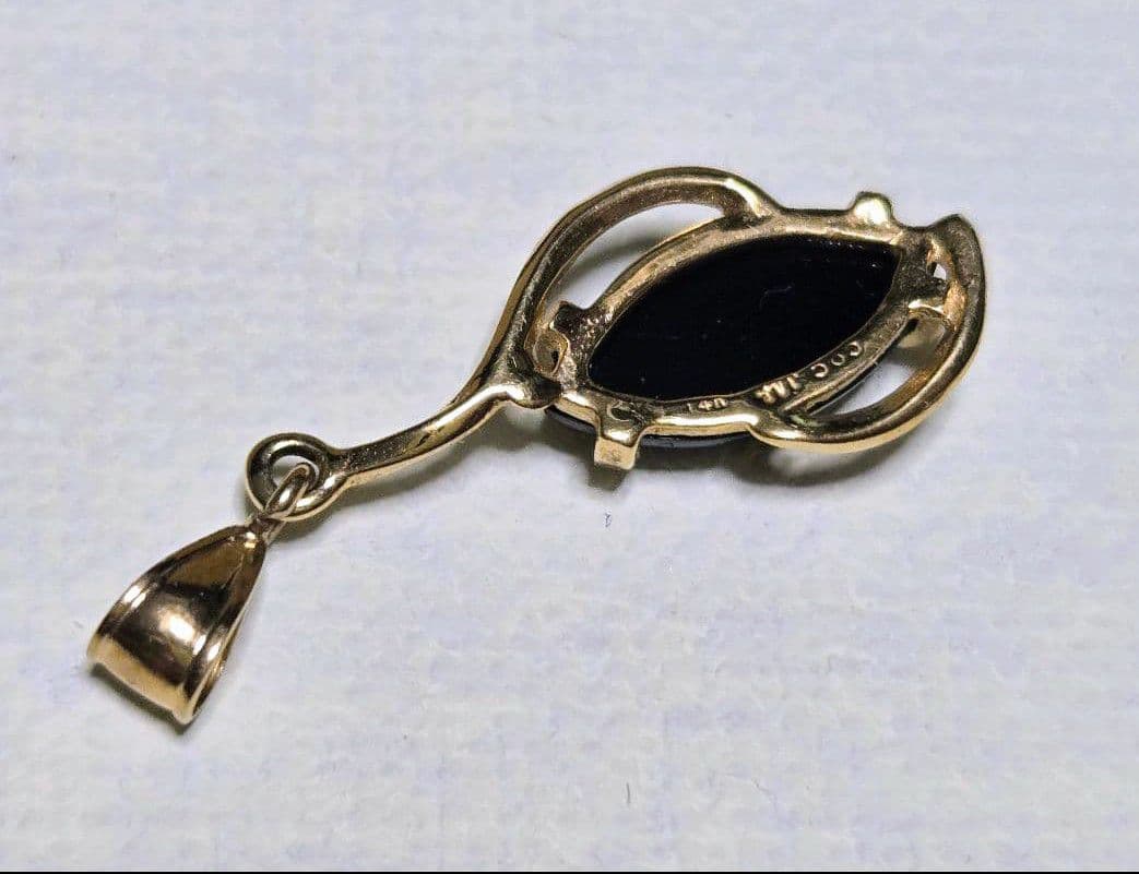 k14 エレガントな黒珊瑚のペンダント　マウイダウバー