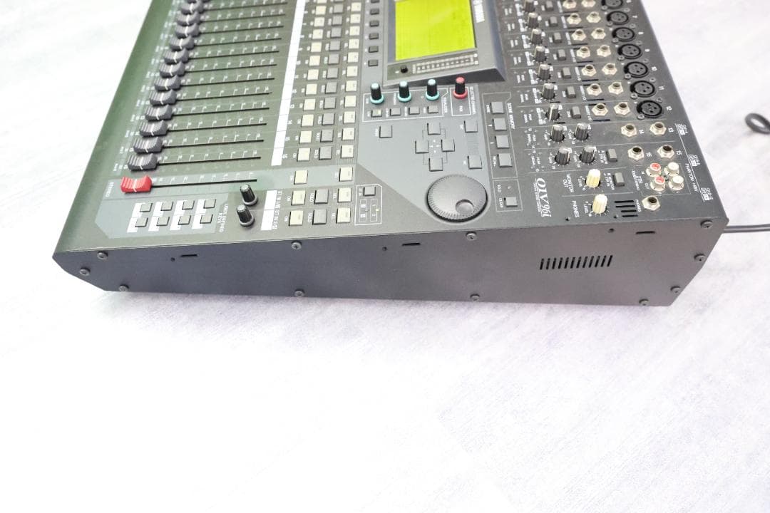 Yamaha O1V96i デジタルミキサー