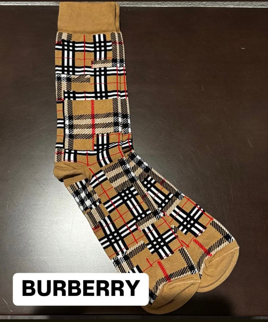 【新品未使用】BURBERRY チェック柄ソックス　Mサイズ
