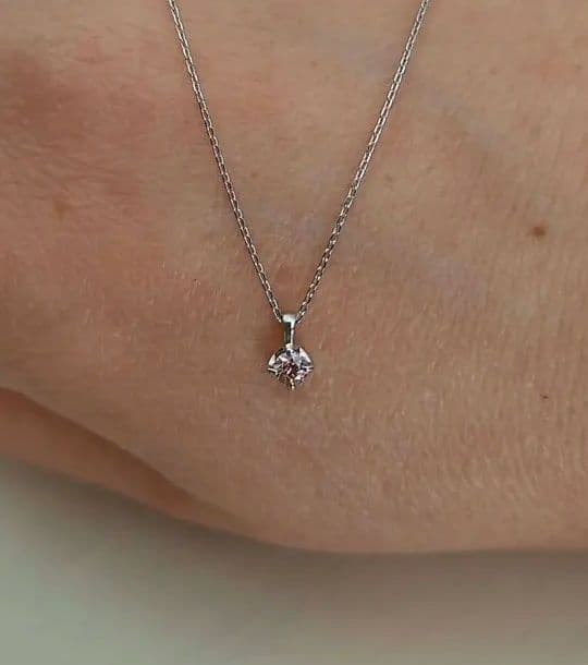 【新品未使用】ネックレス＊Pt＊ピンクダイヤモンド0.08カラット