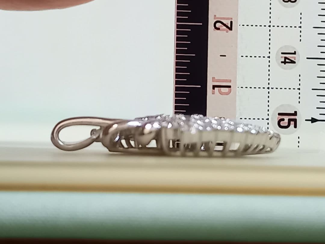 ペンダント　Pt900　ダイヤ　2.02カラット　チャーム