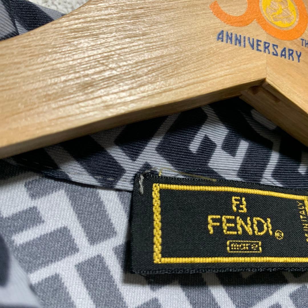 フェンディ モア 人気 セレブ 高級 上品 トップス シンプル F柄 インナー