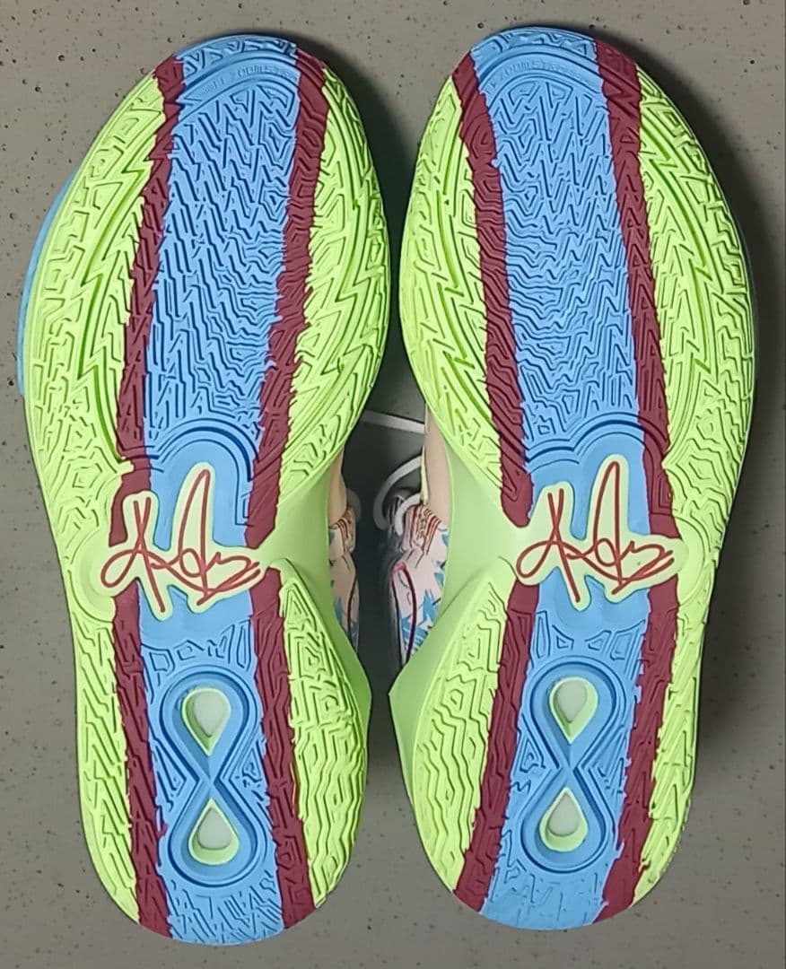 シューズ(男性用) NIKE KYRIE 8 INFINITY 1 World 1 People