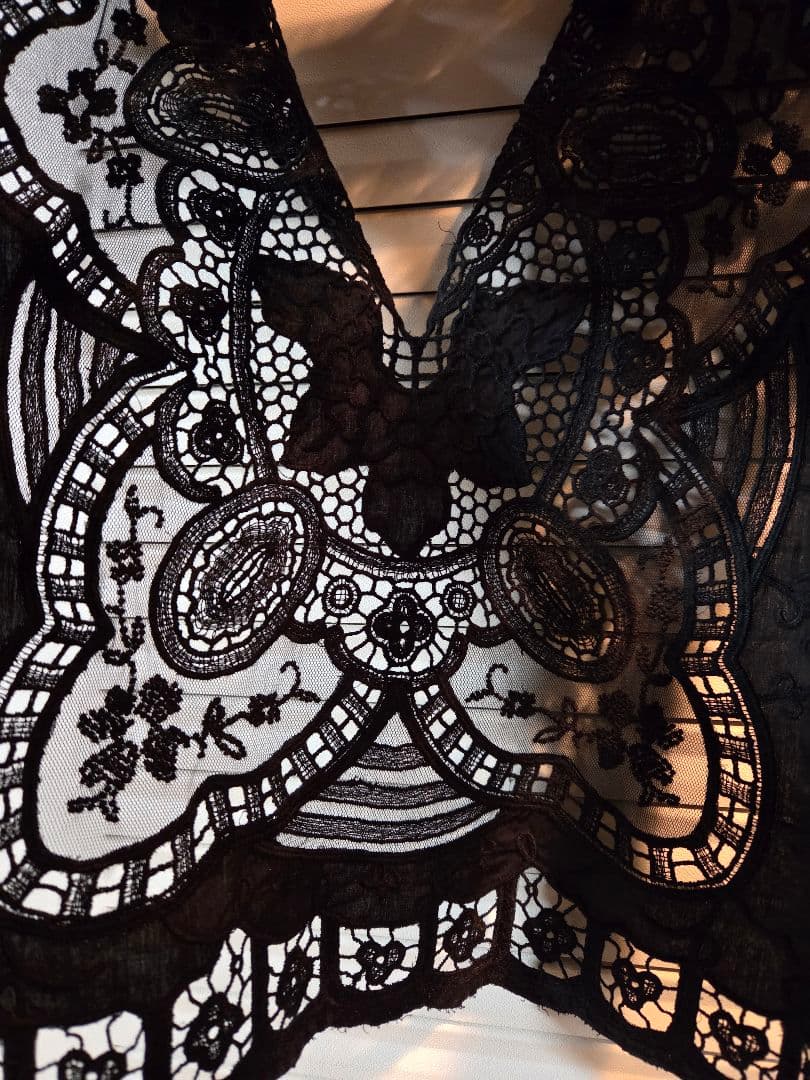 Curensology エンブロイダリーブラウス　BLACK